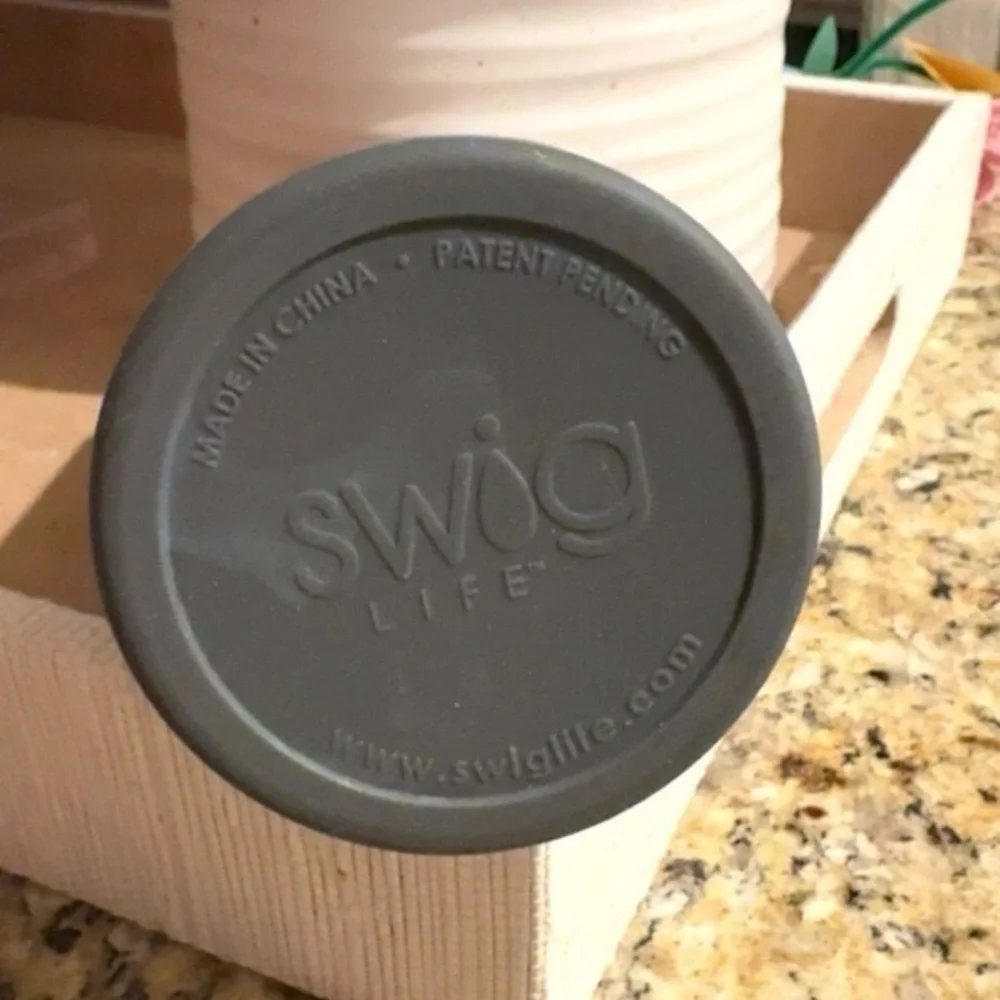 Swig Life Incognito‎ Camo 20oz Triple Insulated Stainless Steel Tumbler